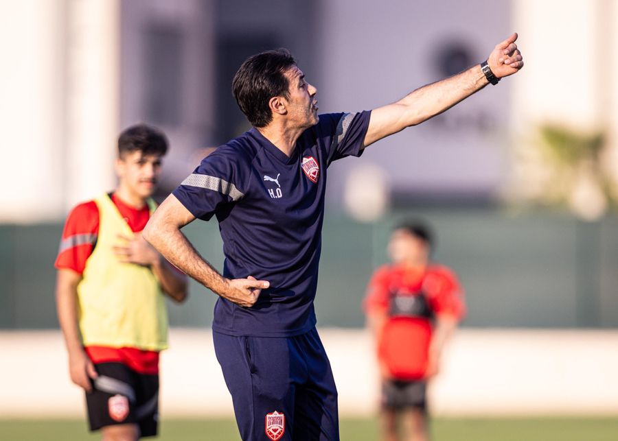 Hicham Dmiai à l'entraînement de la sélection U23 de Bahreïn